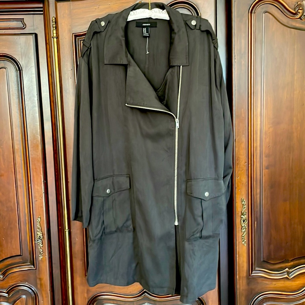 NWOT Motor cycle style twill trenchcoat size medium graphite gray.